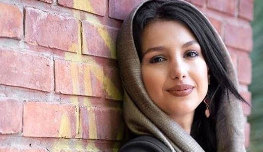 چهره‌ها/ جوانه دلشاد در آغوش همدم و غمخوار همیشگیش
