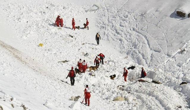 نجات ۷ کوهنورد از ارتفاعات دیزین