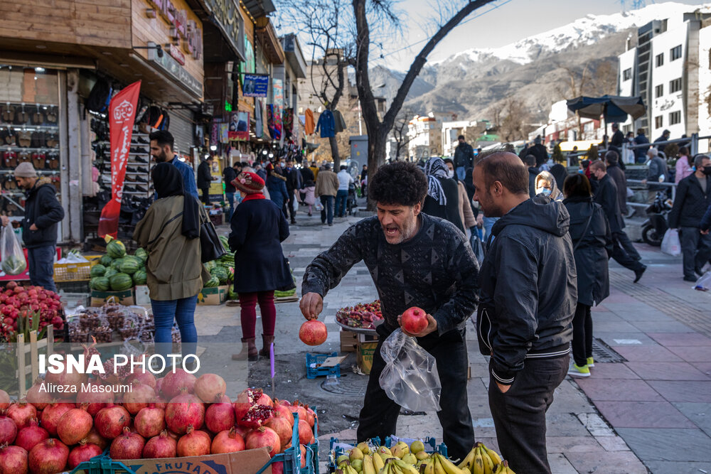 عکس/ شلوغی خیابان های تهران در یلدای ۱۴۰۰