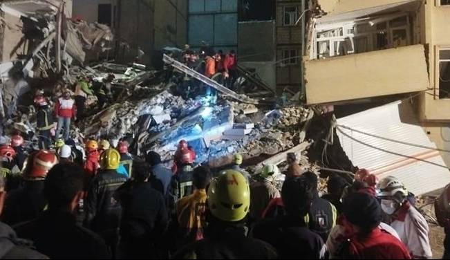 آخرین خبرها از حادثه ریزش ساختمان 5 طبقه در تبریز؛ دو نفر فوت شدند