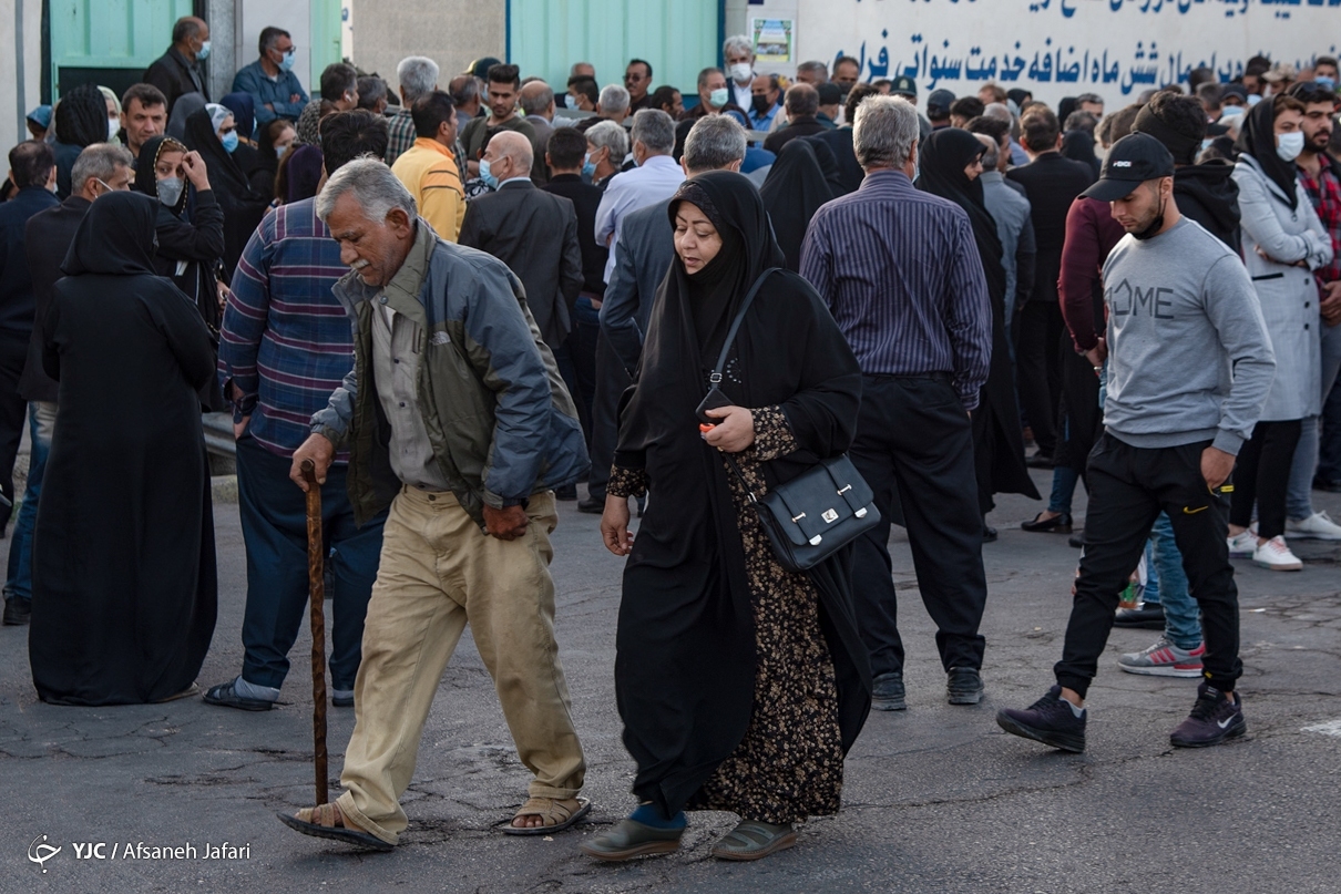 عکس/ خداحافظی خانواده ها با مشمولان خدمت سربازی در بوشهر