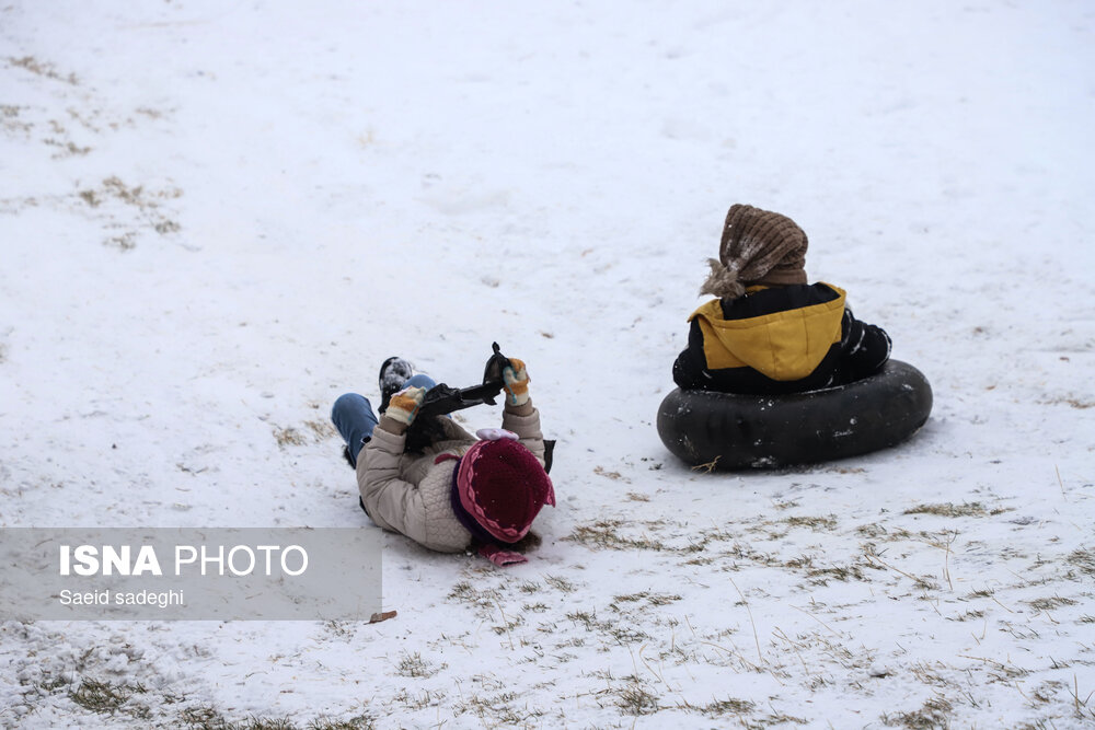 عکس/ شادی تبریزی ها در روز برفی
