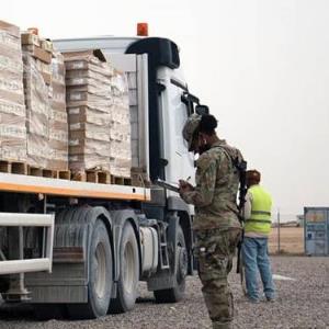 ورود کاروانی مرکب از 30 کامیون تجهیزات نظامی و لجستیک آمریکا به عراق