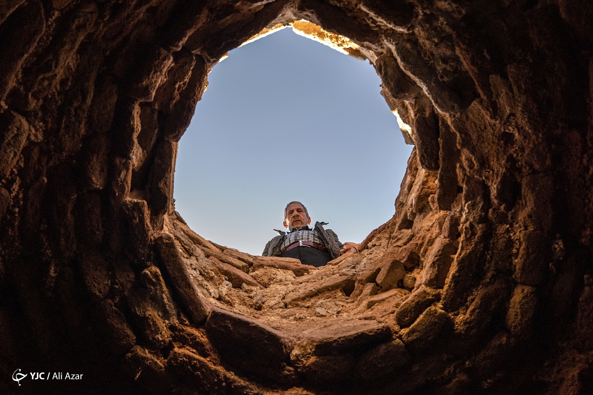 عکس/ به دنبال آب در دل کویر