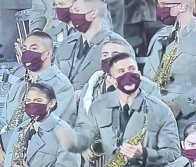 ماسک های بریده شده یک گروه موسیقی!