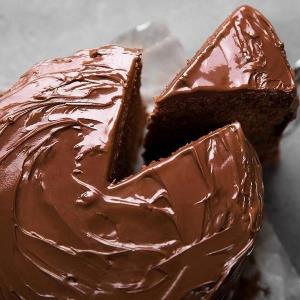 طرز تهیه کیک تولد شکلاتی