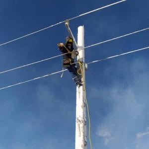 رفع قطعی برق در روستا‌های فریدون‌شهر