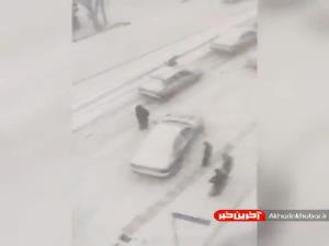 برف و بوران شدید و زمینگیر شدن خودروها در سقز کردستان