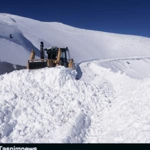 ارتفاع برف در گردنه «تته» کردستان به ۲ متر رسید
