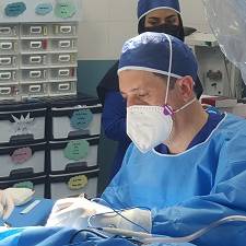 نحستین عمل جراحی فوق تخصصی کاشت سمعک گوش میانی در شرق کشور