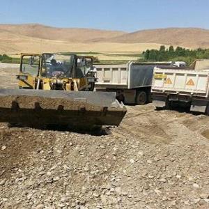 دپوی غیرقانونی کامیون‌های حامل مواد معدنی در میاندوآب