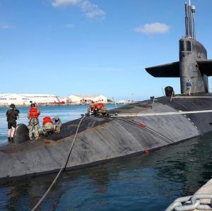 زیردریایی اتمی آمریکا در گوآم پهلو گرفت