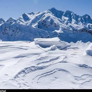 ارتفاع برف در برخی از مناطق استان لرستان به یک متر می‌رسد