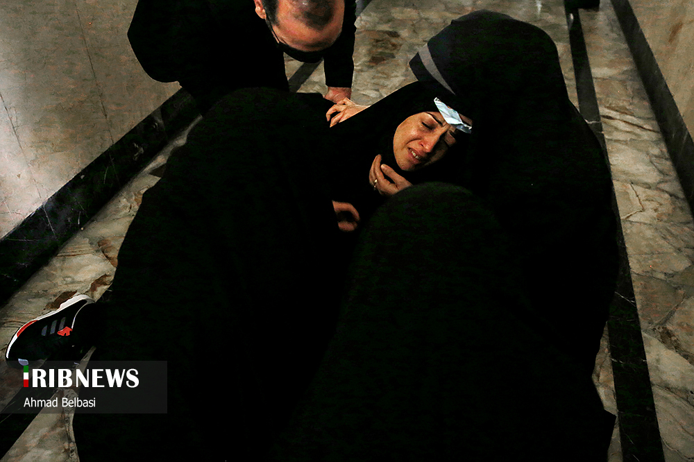 عکس/ حال پریشان مادر شهید 4 ساله عملیات تروریستی اهواز در دادگاه
