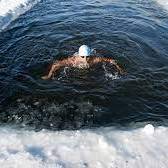 شنا در سرمای جان‌سوز سد مهاباد!
