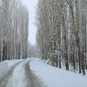 راه ۷۲ روستای زنجان همچنان مسدود است