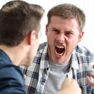 جای‌خالی کنترل‌ خشم در دعوای مرگبار باباها