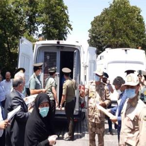 جمهوری آذربایجان ۲۱ زندانی ایرانی را از مرز آستارا تحویل داد