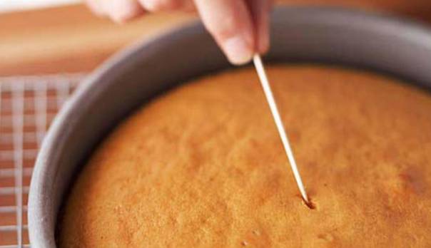 روشی راحت برای کیک قابلمه ای اسفنجی 