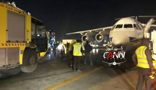 برخورد یک اتوبوس با هواپیما در فرودگاه مهرآباد
