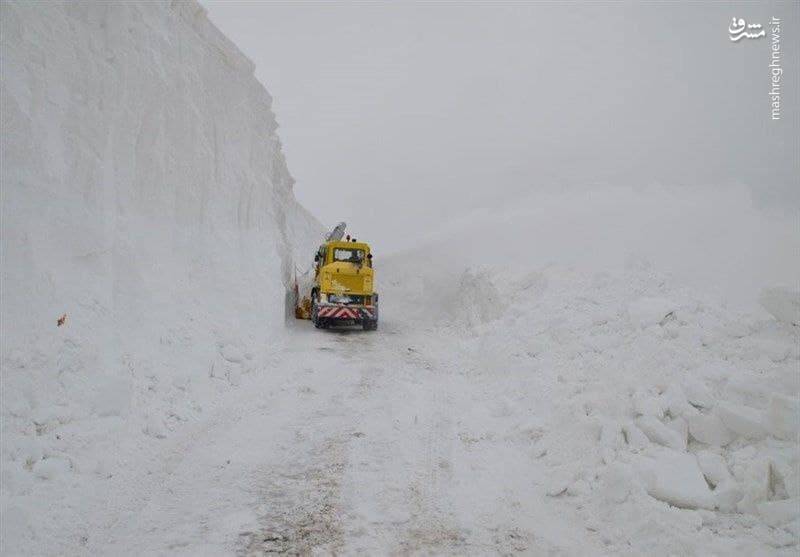 ارتفاع برف در گردنه هورامان کردستان