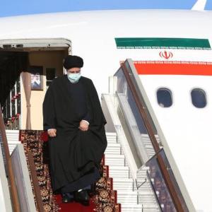 رئیس جمهور برای بازدید از مناطق سیل زده به استان کرمان رفت