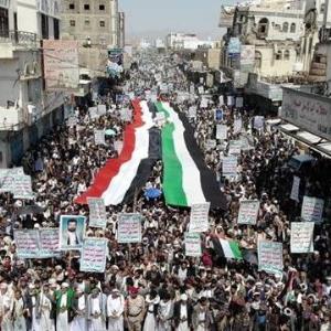 تظاهرات گسترده یمنی‌ها در محکومیت حملات ائتلاف عربی