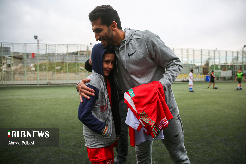 عکس/ نوجوانی که تحسین ملی‌پوش فوتبال را برانگیخت