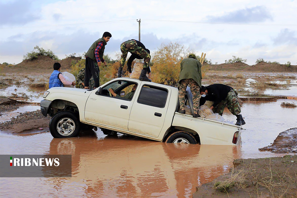 عکس/ جازموریان کرمان در محاصره سیلاب؛ قطع دسترسی به ۱۲۰ روستا