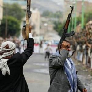 دعوت علمای یمن از مردم برای حضور گسترده در جبهه‌ها