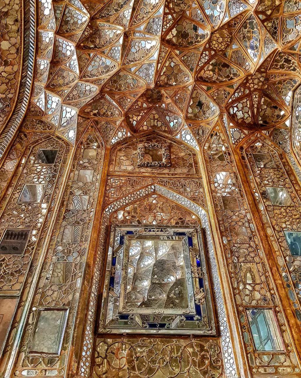 کاخ چهلستون اصفهان 