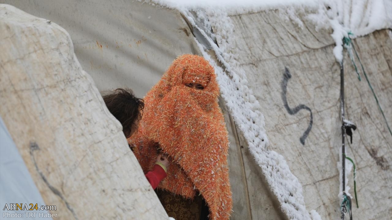 عکس/ وضعیت چادرهای مهاجران سوریه پس از بارش سنگین برف