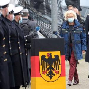 اولین قربانی تنش اوکراین-روسیه؛ فرمانده نیروی دریایی آلمان کنار رفت