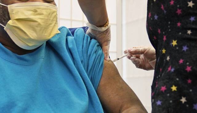 کرونا/ تاثیر دُز چهارم واکسن در پیشگیری از نوع شدید کووید در افراد مسن