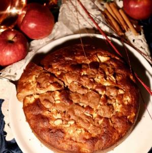 کیک سیب و عسل با رویه استروزل
