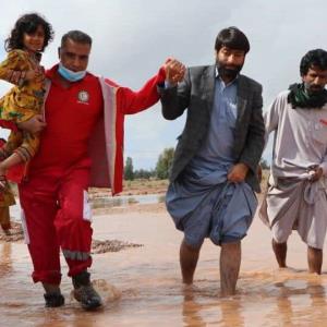 اسکان ۴۶۲ سیل‌زده سیستان و بلوچستان در چادر
