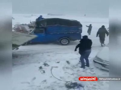 سرمای منفی ۲۹ درجه گردنه اسد آباد همدان؛ ورود ارتش با تانک برای کمک به مردم