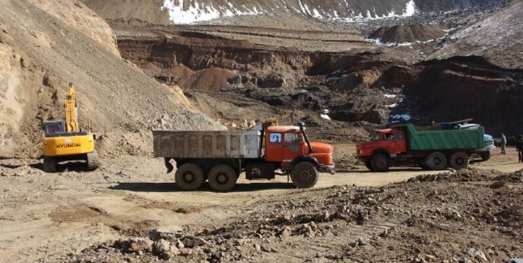 کشف 18 تن سنگ معدن غیرمجاز در اسفراین