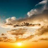 کلیپی زیبا از طلوع خورشید بر فراز ابرها