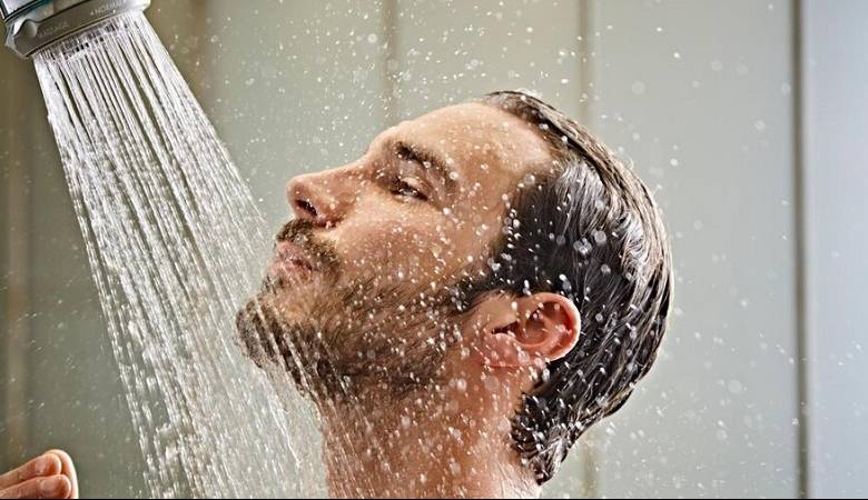 معجزات دوش آب سرد برای سلامتی و درمان بیماری‌ها  