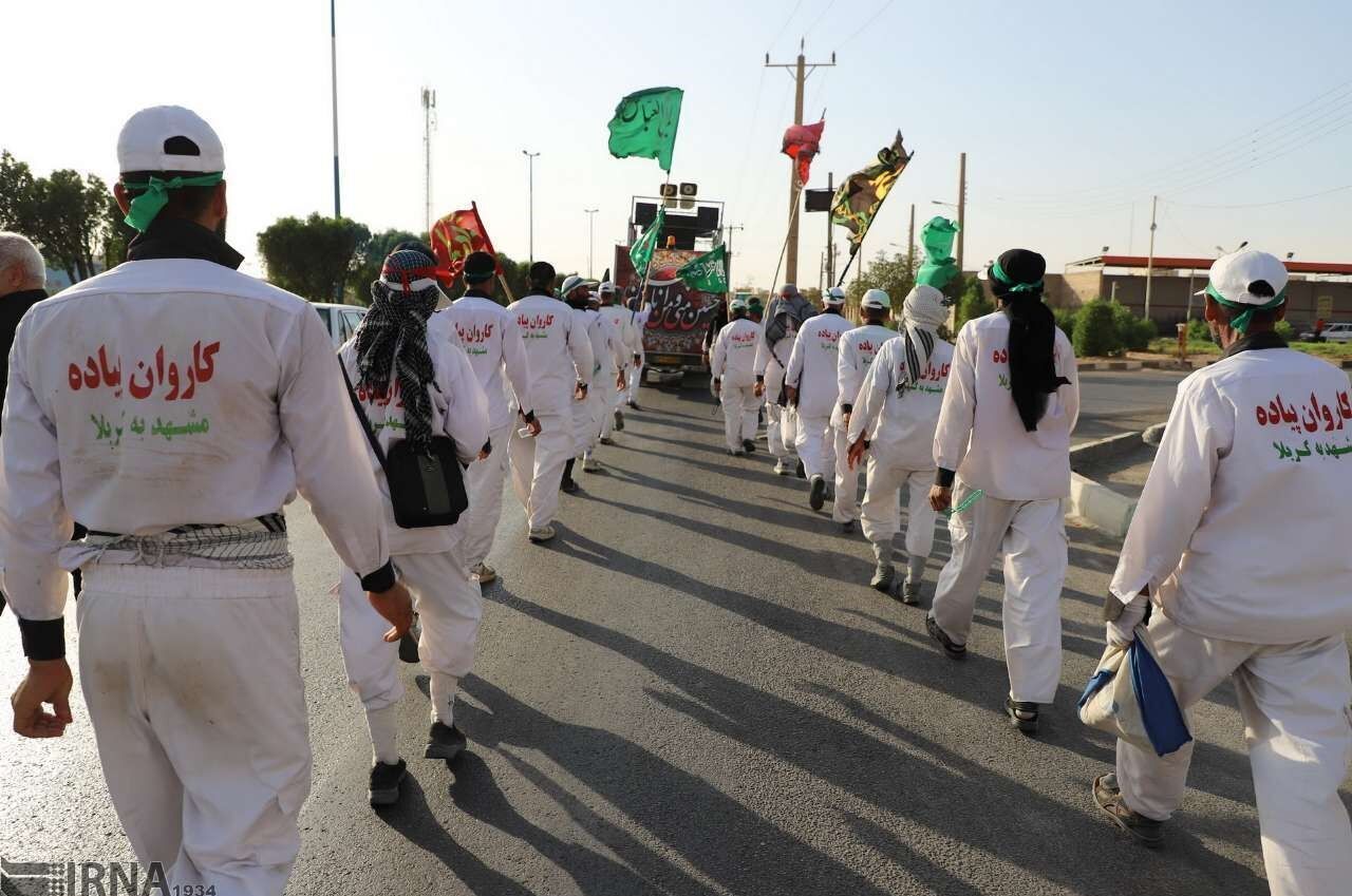 ۹۰ زائر عراقی پیاده از شیروان عازم مشهد مقدس شدند