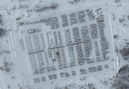 تصاویر ماهواره ای از استقرار ادوات جنگی روسیه در مرز با اوکراین