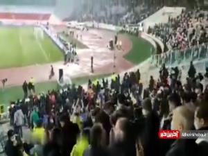 درگیری روی سکوهای ورزشگاه آزادی بعد از حضور حمید سجادی