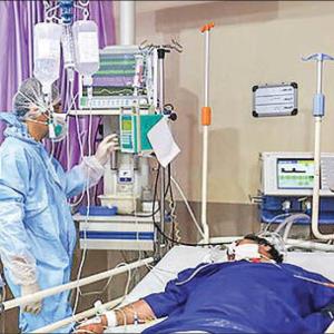 معاون وزیر بهداشت: پیک شدید کرونا در سه هفته آینده در راه است