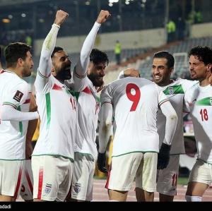 دور افتخار بازیکنان تیم ملی پس از صعود به جام جهانی