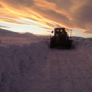 برف و کولاک مجدد محور‌های جاده‌ای مهاباد را محاصره کرد