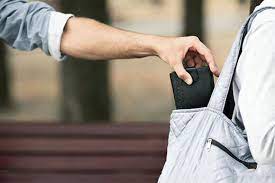 گوشی قاپی وحشیانه توسط دزدها در خیابانهای تهران