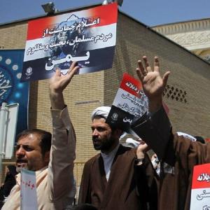 نمازگزاران قمی جنایات علیه مردم مظلوم یمن را محکوم کردند