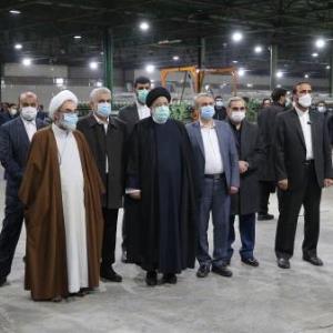 بازدید رئیس‌جمهور از شرکت صنایع پوشش ایران