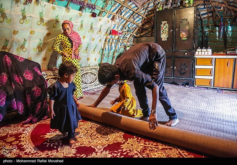 عکس/ توزیع کمک های مردمی در بین سیل زدگان به کرمان